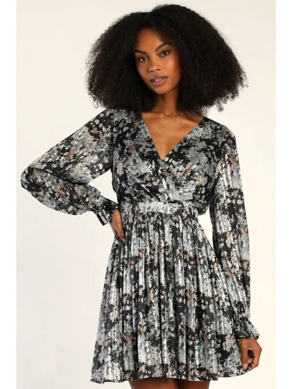Lulus Cute and Charming Black Floral Lurex Long-Sleeve Pleated Mini Dress Medium
